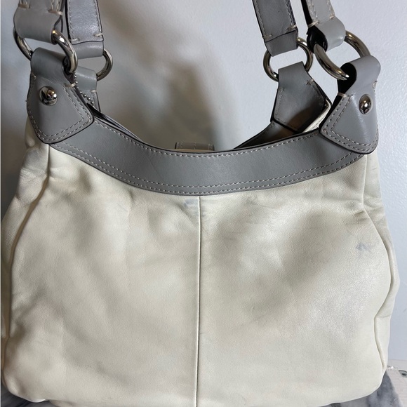 Coach White And Gray Soho  Lynn Hobo, Leather Shoulder Bag EUC with COA - Picture 2 of 16